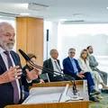 Lula comemora aprovação de acordo econômico histórico imagem