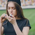 Maconha na adolescência: estudo alerta que uso afeta o cérebro imagem
