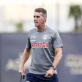 Mancini: Vitória vai jogar para “gastar o tempo” contra Bragantino imagem