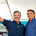 Michelle e Carlos citam Collor ao pedir prisão domiciliar a Bolsonaro imagem