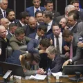 Mordida, agressão e fogo: os bastidores da política na Bahia e Brasília em 2025 imagem