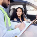 Mudança silenciosa pode render multa pesada a motoristas distraídos imagem