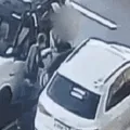 Mulher é sequestrada em estacionamento de supermercado imagem
