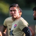 Osvaldo reconhece atuação ruim do Vitória em goleada: "Displicente" imagem