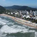 Pedágio de verão: paraíso do litoral aprova taxa de até R$ 145 para turistas imagem
