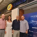 Pepe Faro emociona Salvador na première do filme que celebra sua vida e legado imagem