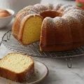 Poucos ingredientes e muito sabor: o bolo de iogurte do momento imagem