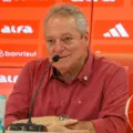 "Quem perde um filho não é homofóbico", justifica técnico do Inter imagem