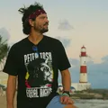 Rafael Pondé leva o reggae à MPB em show no verão da Bahia imagem