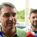 Reunião de Flávio é reagendada após ausência de líderes do centrão imagem