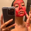 Sangue menstrual: nova tendência de skincare? Entenda os riscos imagem