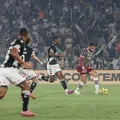 Vasco arranca virada no fim e sai na frente do Fluminense na semifinal imagem