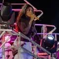 A Dama mistura cantiga de roda e pagodão em aposta para o Carnaval imagem