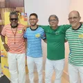 Baile à fantasia leva samba e Carnaval para as águas de Salvador imagem