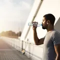 Beber pouca água no calor? Veja os riscos reais para o seu coração imagem