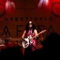 Cantora Andrezza faz show gratuito e celebra novos caminhos musicais imagem