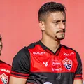 Ceará encaminha contratação de ex-lateral do Vitória imagem