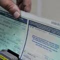 Cobrança da taxa de licenciamento veicular pode acabar; entenda imagem