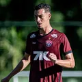 De saída! Vitória negocia promessa da zaga para clube europeu imagem