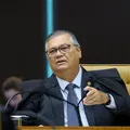 Dino suspende “penduricalhos” de funcionários do serviço público imagem