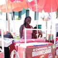 Do Natal ao Carnaval: a ambulante que faz do 'corre' sua maior alegria imagem