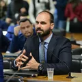 Eduardo Bolsonaro vira alvo de processo na Polícia Federal; entenda imagem