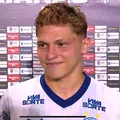 Eleito craque do jogo, Dell celebra primeiro gol como profissional imagem