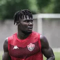 Ex-Vitória que causou transfer ban vira sensação na Argentina imagem