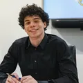 Filho de ex-craque da Seleção Brasileira assina com o Real Madrid imagem