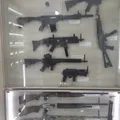 Fuzis e submetralhadoras: arsenal de armas é apreendido em operação da polícia baiana imagem