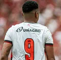 Internacional anuncia Ex-atacante do Vitória para 2026 imagem