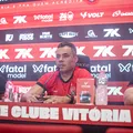 Jair Ventura cutuca Abel Ferreira e lamenta goleada: "Não adianta chorar e pedir jogador" imagem