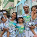 Mãe que desfilou na infância volta ao Ibéji com as filhas gêmeas imagem