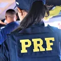 Motorista com CNH errada é flagrado dirigindo ônibus com 47 passageiros imagem