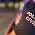 Mulher é presa após arremessar faca no próprio filho na Bahia imagem