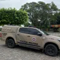 Mulher é presa após mandar filhos de 2 e 8 anos sozinhos para a escola imagem