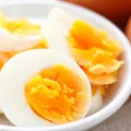 Não cozinhe ovo em água: novo método promete resultado perfeito imagem