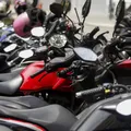 Nova regra proíbe motos com dois ocupantes e prevê multas altas imagem