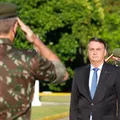 Perda de salário e presídio comum: o que Bolsonaro perde com expulsão do Exército imagem