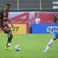 Santa Cruz encaminha acerto com ex-atacante do Vitória imagem
