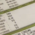 Tem conta vencida há mais de 90 dias? Sua luz não pode ser cortada imagem