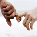 Término surpresa? 3 sinais de que seu relacionamento não vai bem imagem