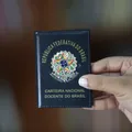 Veja como emitir a carteira do professor sem sair de casa imagem