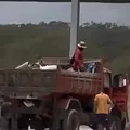 Vereador denuncia uso de garis da Prefeitura em serviço particular imagem