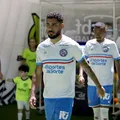 Vídeo: De saída, Matheus Bahia é flagrado em jogo do Internacional imagem