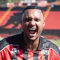 Vitória anuncia contratação de zagueiro, que já pode jogar o Ba-Vi imagem