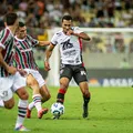 Vitória encaminha saída de Lucas Braga para rival; saiba o que falta imagem