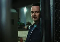 3 séries curtas de suspense na Netflix para ver neste fim de semana imagem