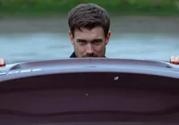 A série de mistério do Prime Video que dá para ver em poucas horas