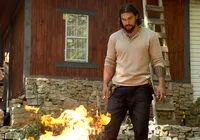 A série policial com Jason Momoa que já entrou no TOP 10 da Netflix imagem